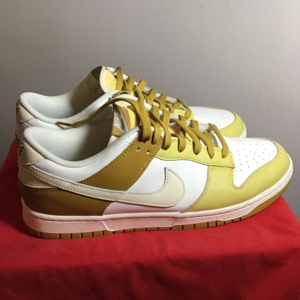 😎Nike’s bronze low dunk, great condition, size 11, see photos, 🔥🔥 - Picture 2 of 6